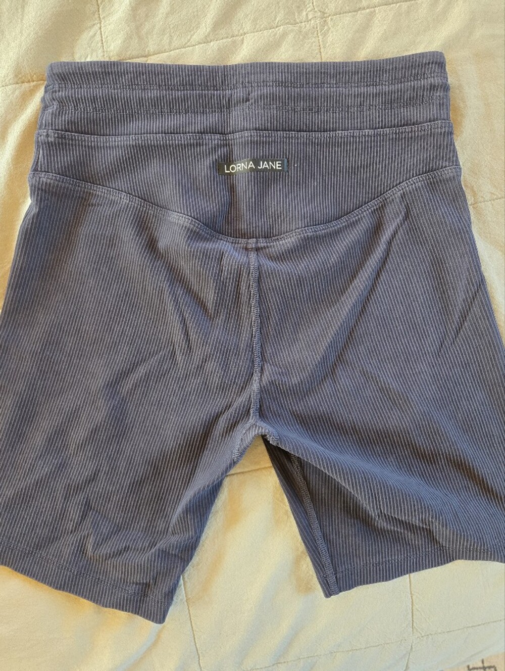 Lorna Jane Ribbed Drawstring Biker Shorts - Picture 2 of 2